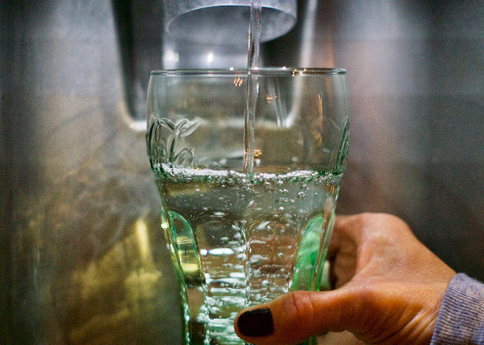 Cómo saber si el agua de tu hogar es segura para bebe r